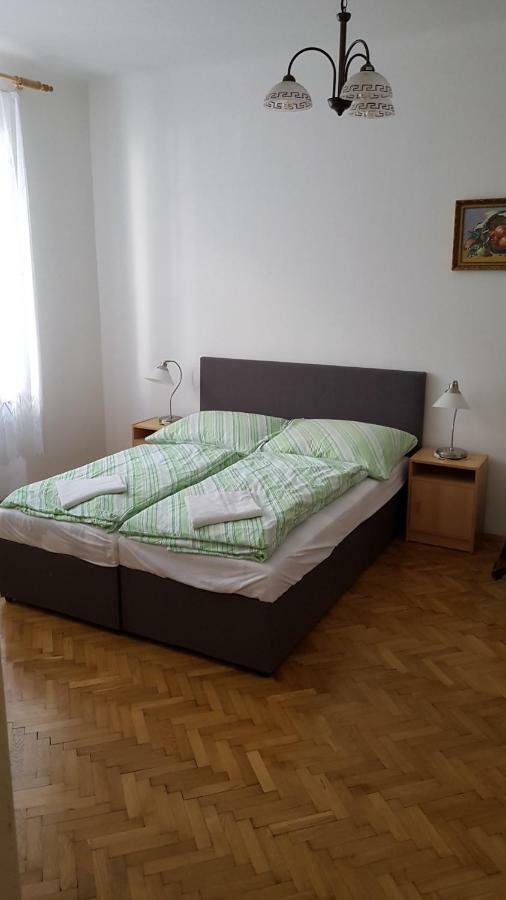Apartmany Racianska Bratislava Cameră foto